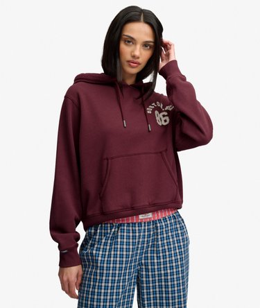 Athletic Essential Applique Lyhennetty Huppari Image 1