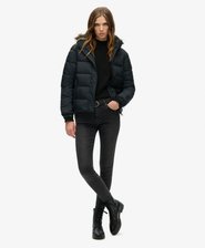 Korte tussenlaagjas met capuchon