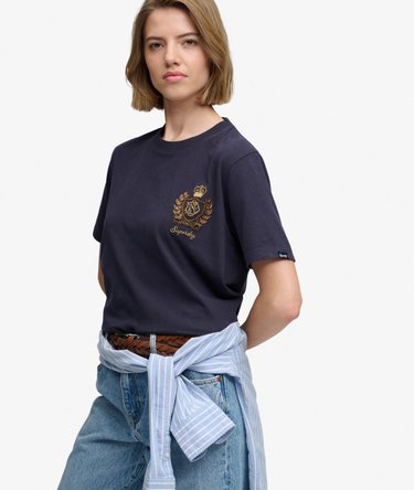 T-shirt Crest Embellished Image 2
