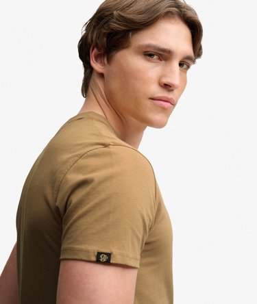 Camiseta Essential con Logo Serif Bordado Image 2