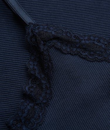Essential Lace Trim Cropped Cami Top Image 6