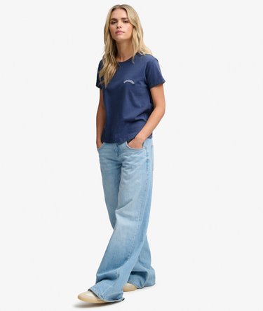 Essential Logo Fitted T-Shirt Image 3