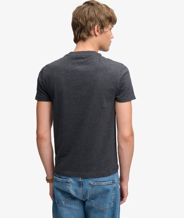 Camiseta con Logo Bordado Essential Company Image 5