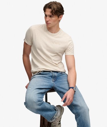 Camiseta con Logo Bordado Essential Company Image 4