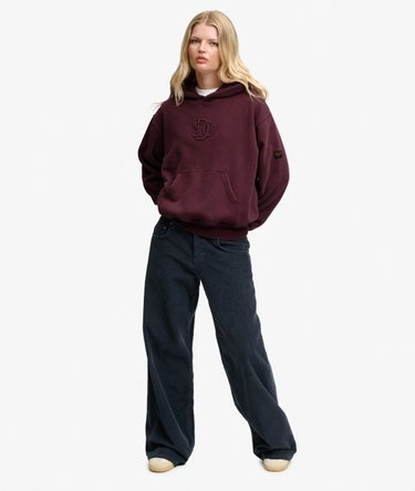 SD&Co Monogram Huppari Rento Istuvuus Image 3