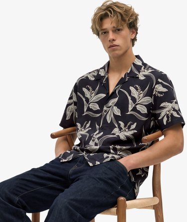 Hawaiian Print Short Sleeve Shirt Image 3