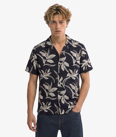 Hawaiian Print Short Sleeve Shirt Image 2
