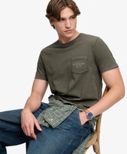 Camiseta Company Logo con Bolsillo Corte Relajado