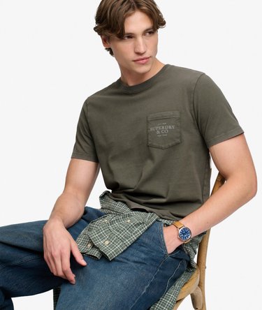 Camiseta Company Logo con Bolsillo Corte Relajado Image 1