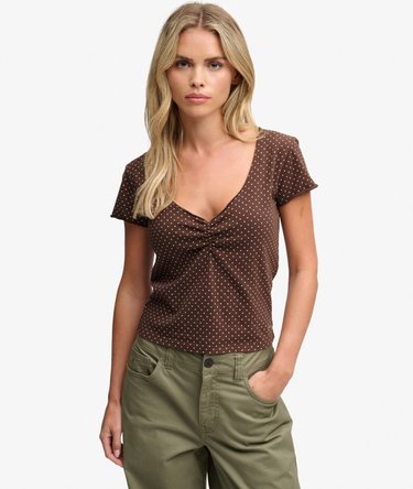 Athletic Essentials Top mit schmaler Passform Image 1